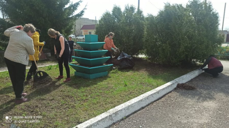 В населенных пунктах Кадошкинского муниципального района, продолжается активная работа по уборки территории.